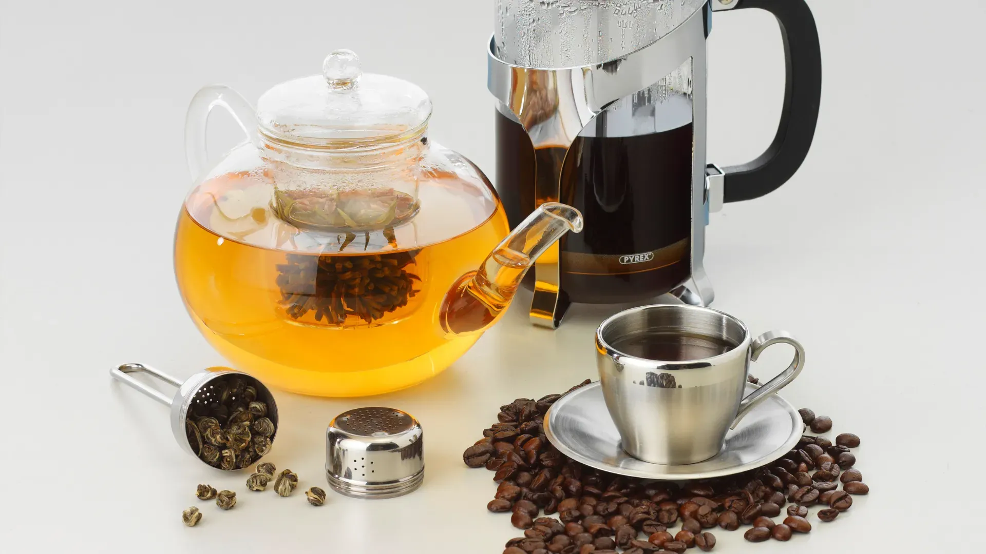 Tea vs Coffee: Which drink is better for your health?